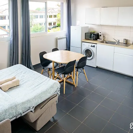 Parking Rue Gratuit - 20 Pour Cent Sur Escale-Marne,Fr - De 1 A 10 Personnes - Vue Panoramique, Lave Linge, 10Mn Metro 8, Rer A - Garde A Bagage Gratuite 24-7 - 2Eme Etage Appartement Maisons-Alfort Kamer foto