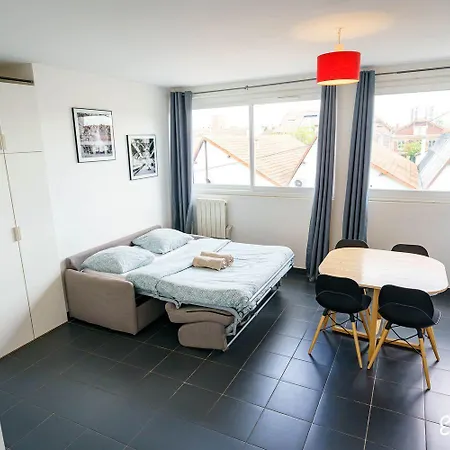 Parking Rue Gratuit - 20 Pour Cent Sur Escale-Marne,Fr - De 1 A 10 Personnes - Vue Panoramique, Lave Linge, 10Mn Metro 8, Rer A - Garde A Bagage Gratuite 24-7 - 2Eme Etage Appartement Maisons-Alfort Kamer foto