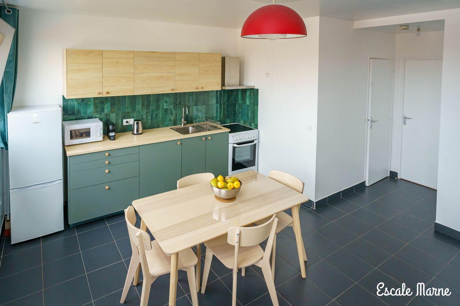 Escale-marne Fr - 202 - Free Parking - Free Luggage Storage - Equipped - Linen Included - Washing Machine - 10mn Walk Metro 8 - Rer A - Panoramic View - From 1 To 14 Guests Maisons-Alfort