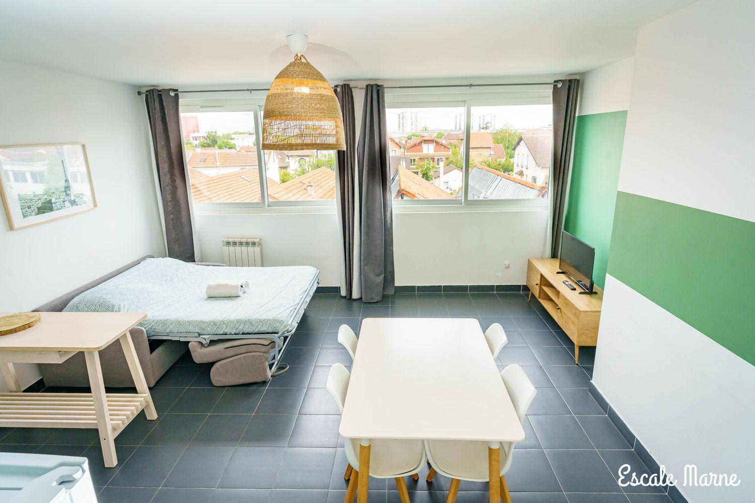 Apartment Escale-marne Fr - 202 - Free Parking - Free Luggage Storage - Equipped - Linen Included - Washing Machine - 10mn Walk Metro 8 - Rer A - Panoramic View - From 1 To 14 Guests