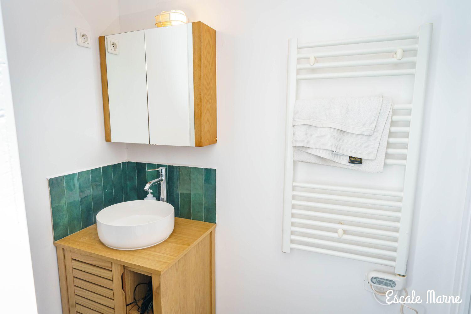 Escale-marne Fr - 202 - Free Parking - Free Luggage Storage - Equipped - Linen Included - Washing Machine - 10mn Walk Metro 8 - Rer A - Panoramic View - From 1 To 14 Guests Apartment