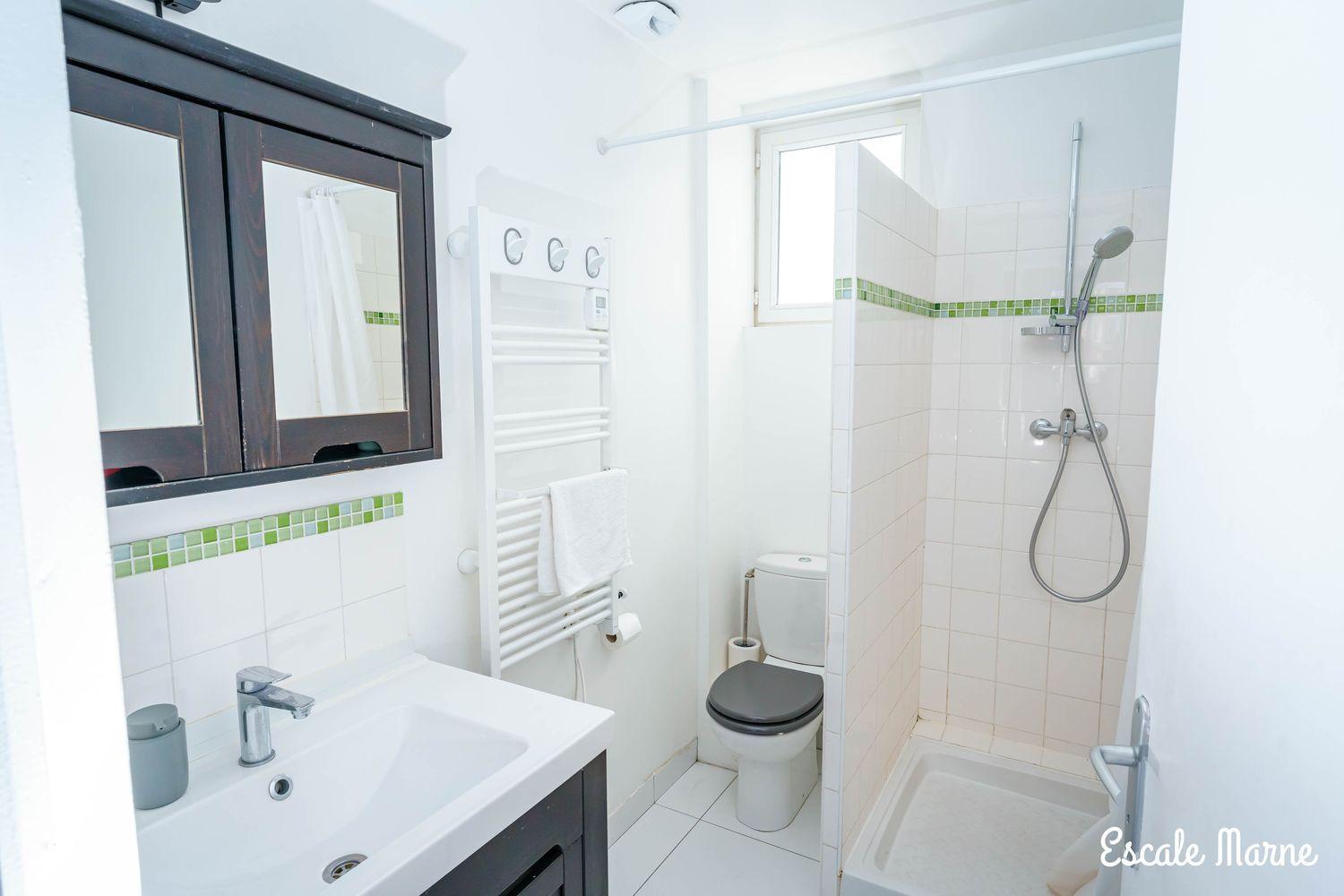 Escale-marne Fr - 202 - Free Parking - Free Luggage Storage - Equipped - Linen Included - Washing Machine - 10mn Walk Metro 8 - Rer A - Panoramic View - From 1 To 14 Guests Maisons-Alfort